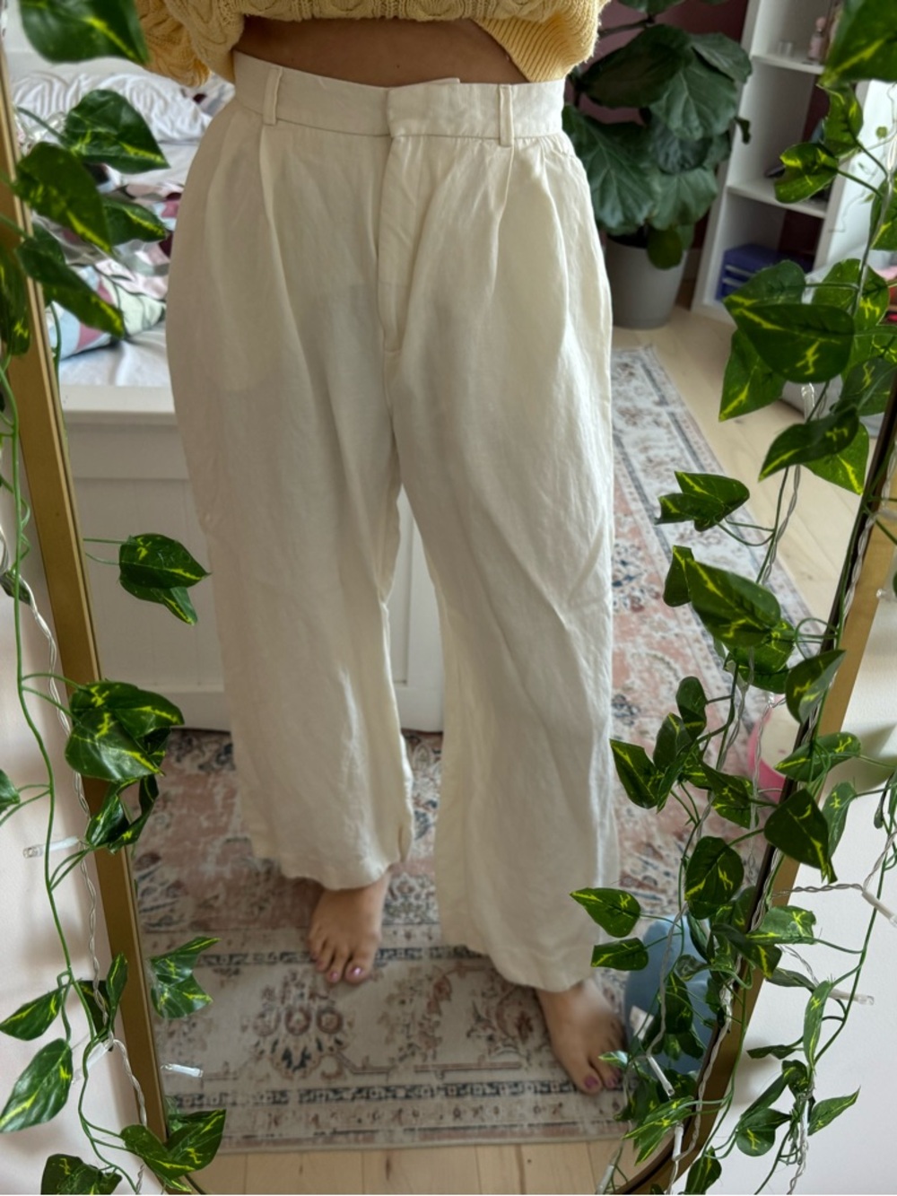 Linen Blend Wide-Leg Pleated Pants In Cream, Waist 16.5", EUC
